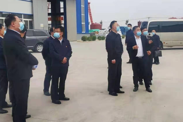 辽宁省委副书记、省长刘宁一行实地考察尊龙凯时情形 辽宁省委副书记、省长刘宁一行实地考察尊龙凯时情形