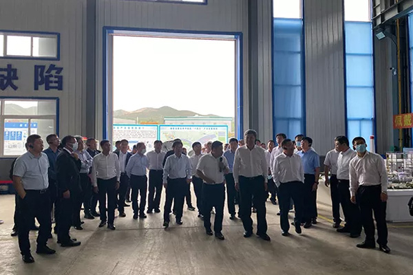 内蒙古自治区党委常委、通辽市委书记孟宪东携考察团到尊龙凯时情形考察指导 内蒙古自治区党委常委、通辽市委书记孟宪东携考察团到尊龙凯时情形考察指导