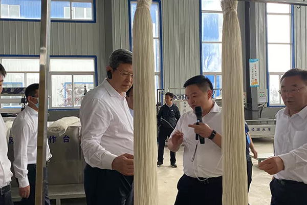 内蒙古自治区党委常委、通辽市委书记孟宪东携考察团到尊龙凯时情形考察指导 内蒙古自治区党委常委、通辽市委书记孟宪东携考察团到尊龙凯时情形考察指导